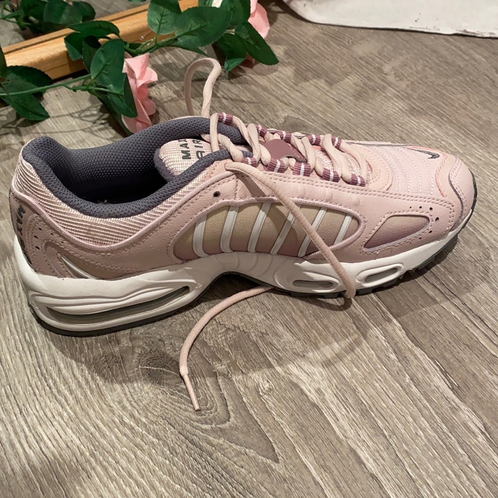 Nike Air Max Tailwind IV purple